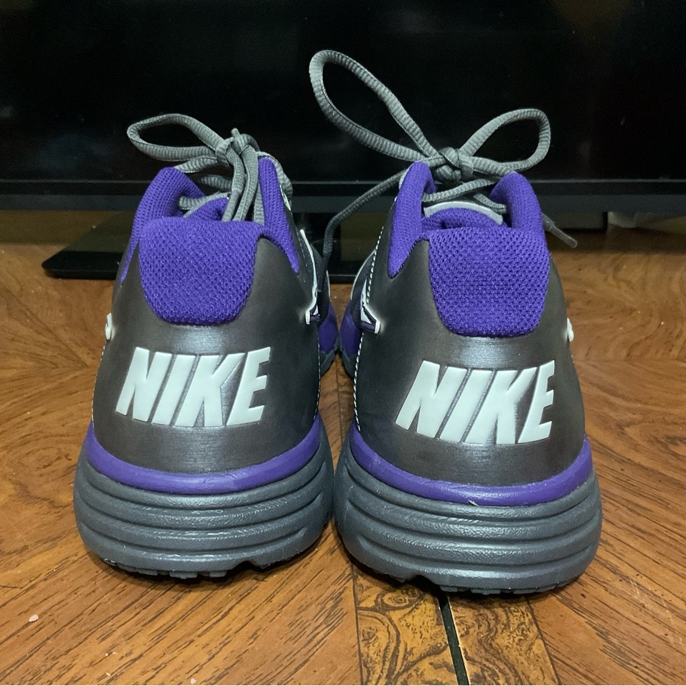 Men’s running shoes size 10